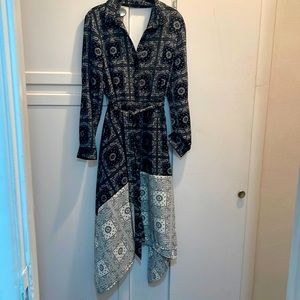 Woman’s Topshop dress